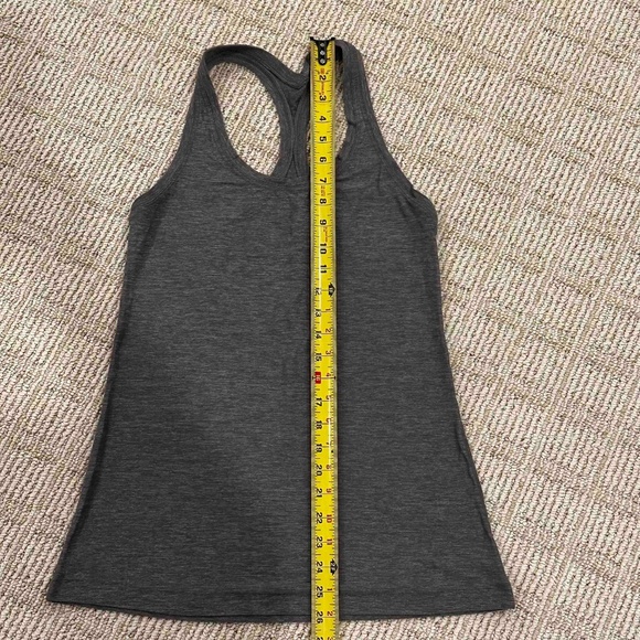 LULULEMON COOL RACERBACK TANK TOP SHIRT GRAY SIZE S-M REFLECTIVE SILKY FEEL - Picture 2 of 7